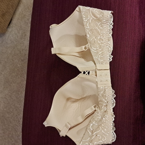 Self Expressions by Maidenform Underwire 38D Bra - Picture 2 of 8